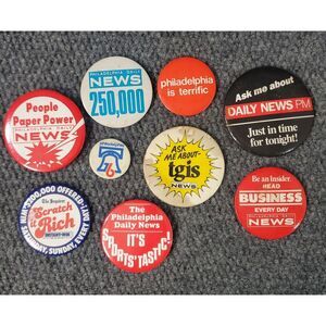 PHILADELPHIA DAILY NEWS Pin Button Lot Advertise Outlets Vtg Inquirer PA 70s 80s